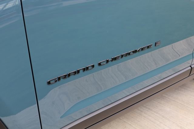 New 2026 Jeep Grand Cherokee Limited AWD/4WD image 8