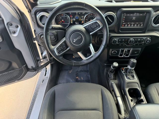 Used 2018 Jeep Wrangler Unlimited Sahara w/ Cold Weather Group image 16