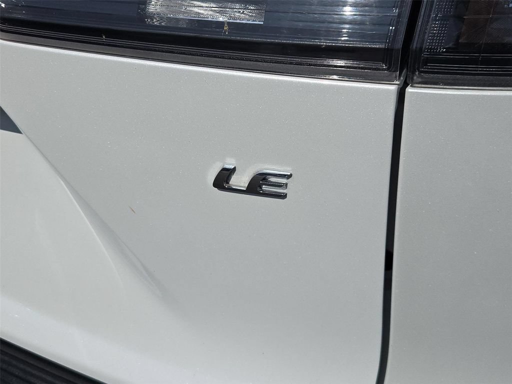 Used 2026 Toyota Corolla Cross LE FWD image 23