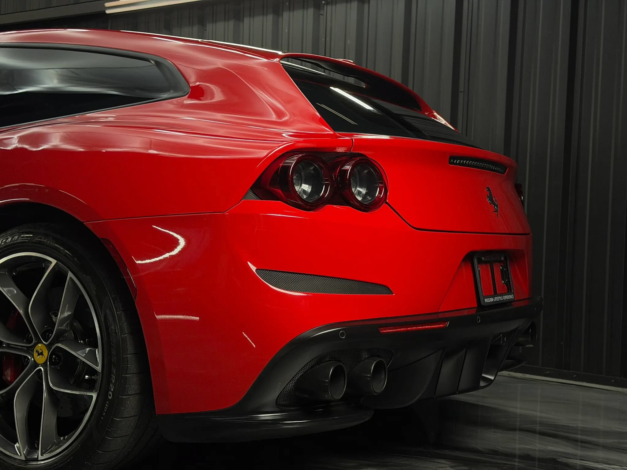 Used 2018 Ferrari GTC4Lusso T RWD image 7