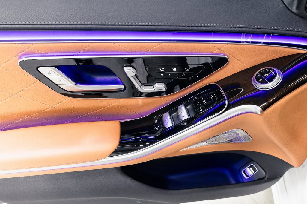 Used 2024 Mercedes-Benz S 580 4MATIC Sedan image 6