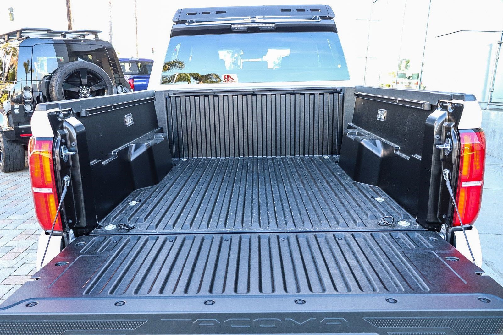 Used 2026 Toyota Tacoma SR5 AWD/4WD image 15