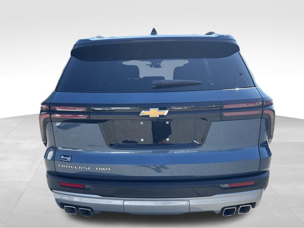 Used 2026 Chevrolet Traverse LT AWD/4WD image 4
