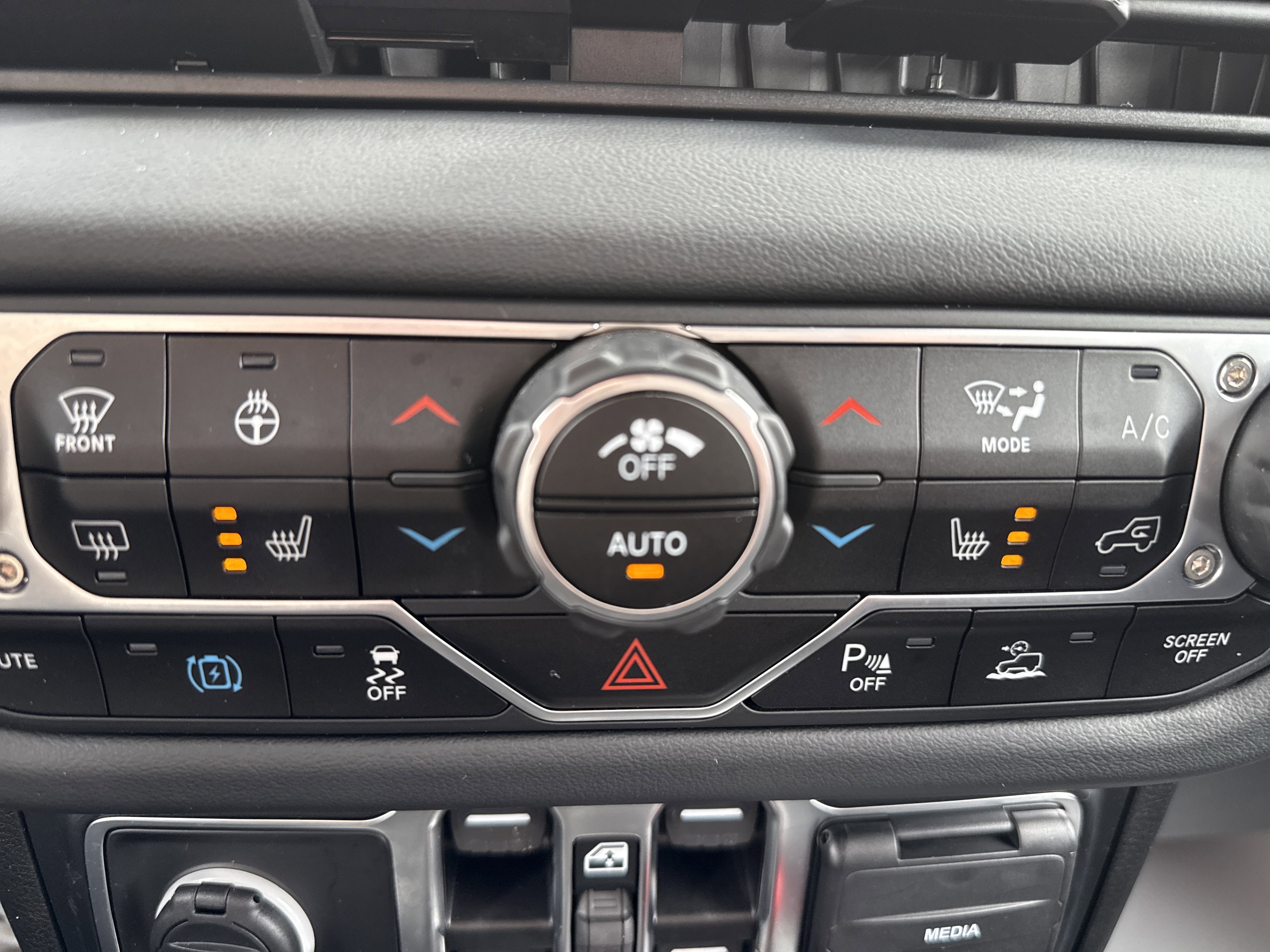 Used 2024 Jeep Wrangler Unlimited Rubicon 4xe image 29