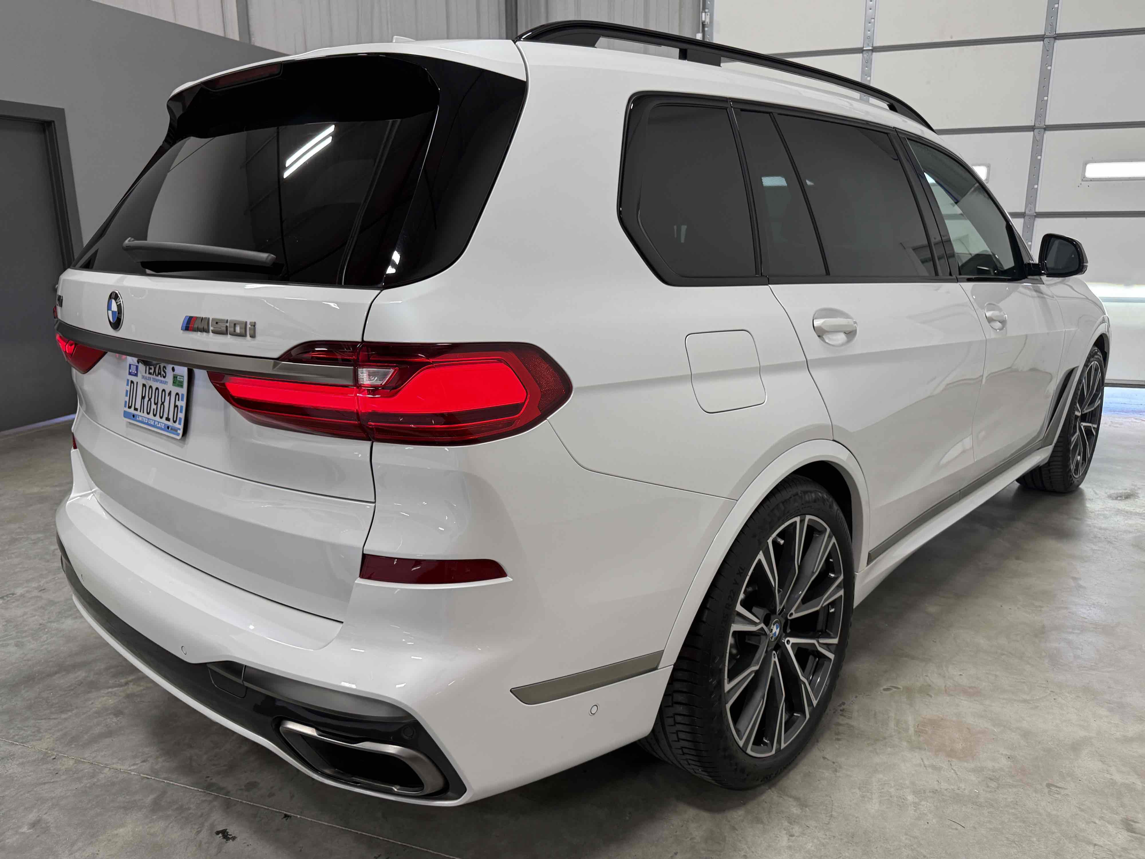 Used 2020 BMW X7 M50i w/ Executive Package AWD/4WD image 21