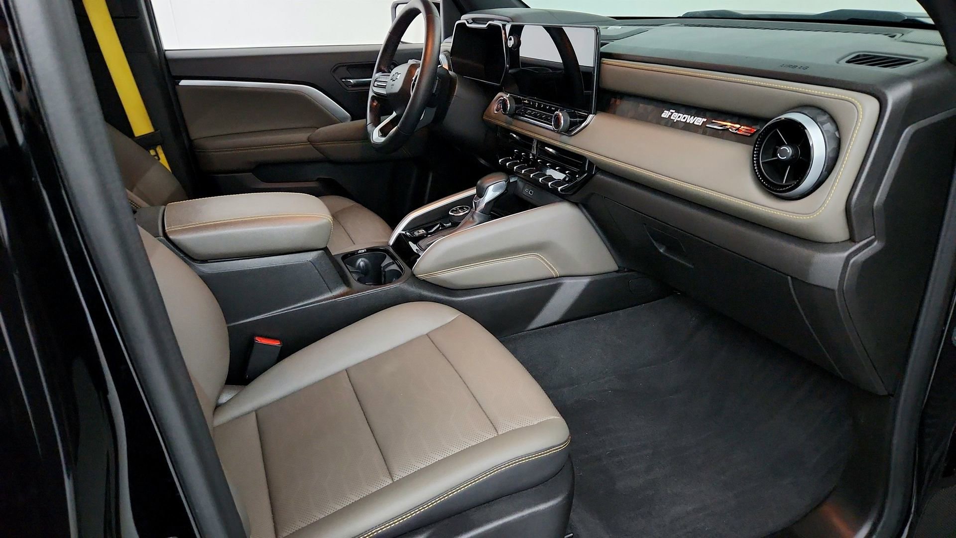 Certified 2024 Chevrolet Colorado ZR2 w/ ZR2 Convenience Package III AWD/4WD image 22