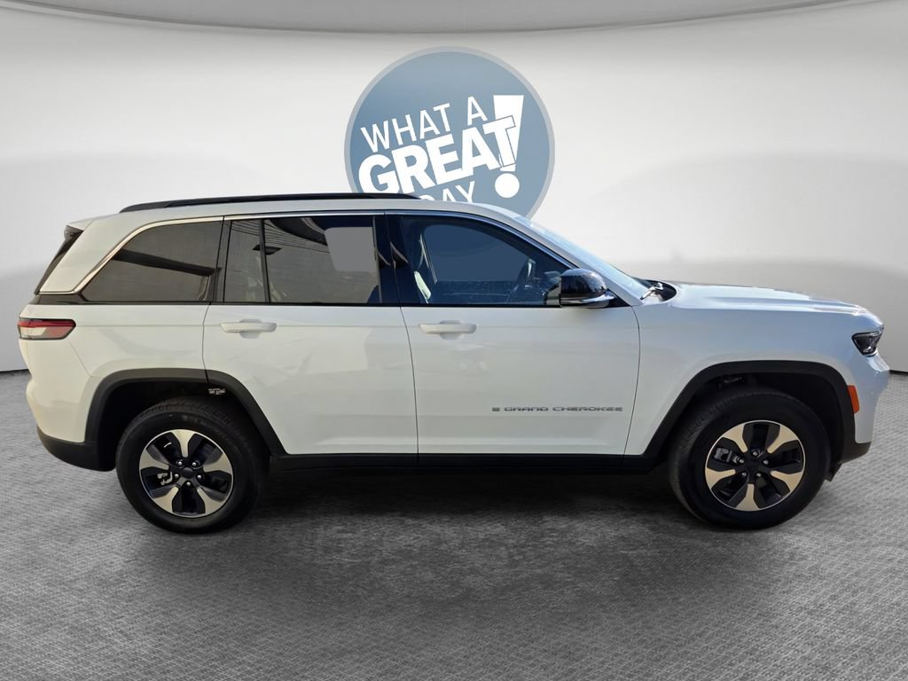 New 2025 Jeep Grand Cherokee Limited 4xe AWD/4WD image 4