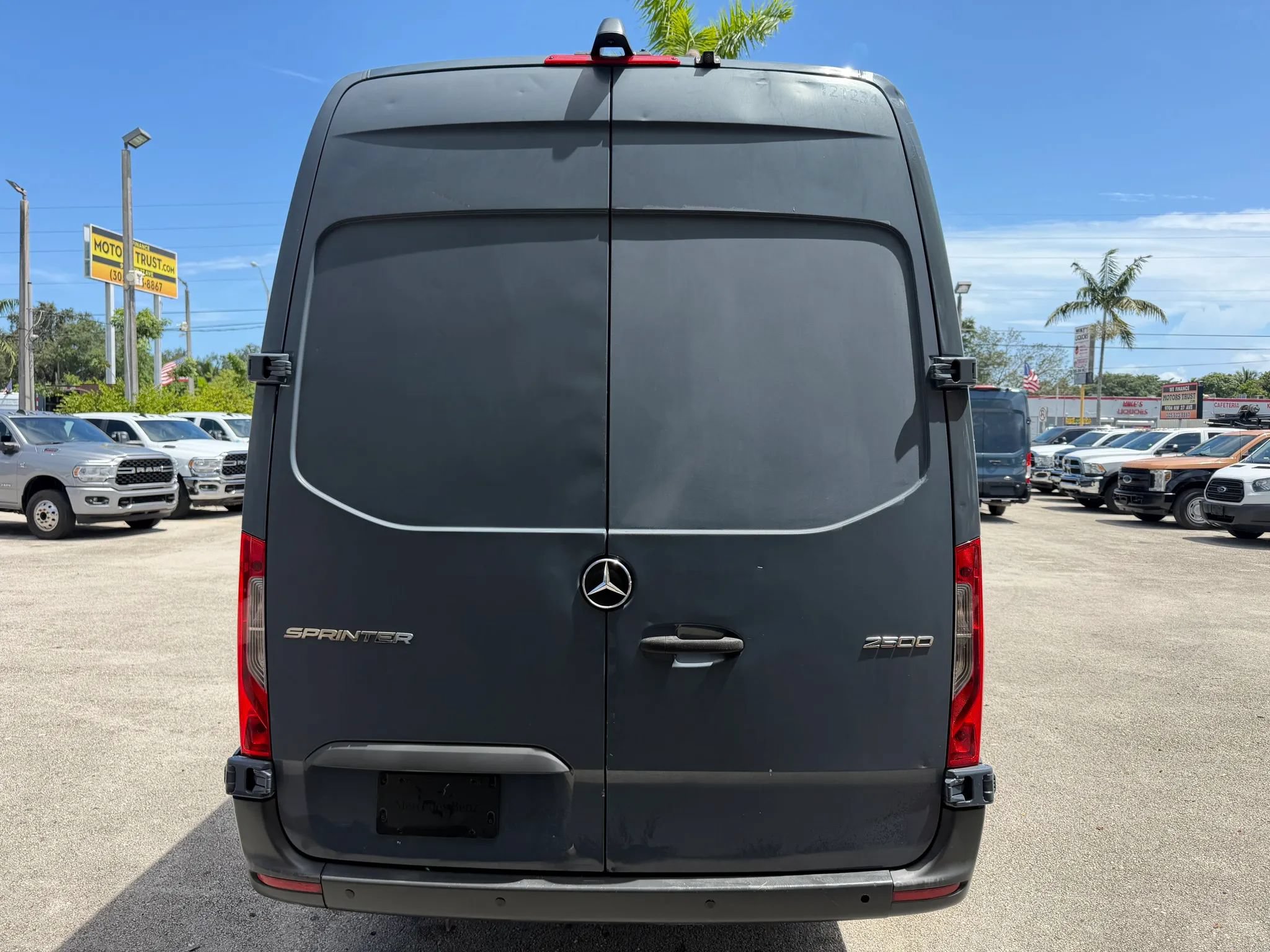 Used 2019 Mercedes-Benz Sprinter 170 image 4