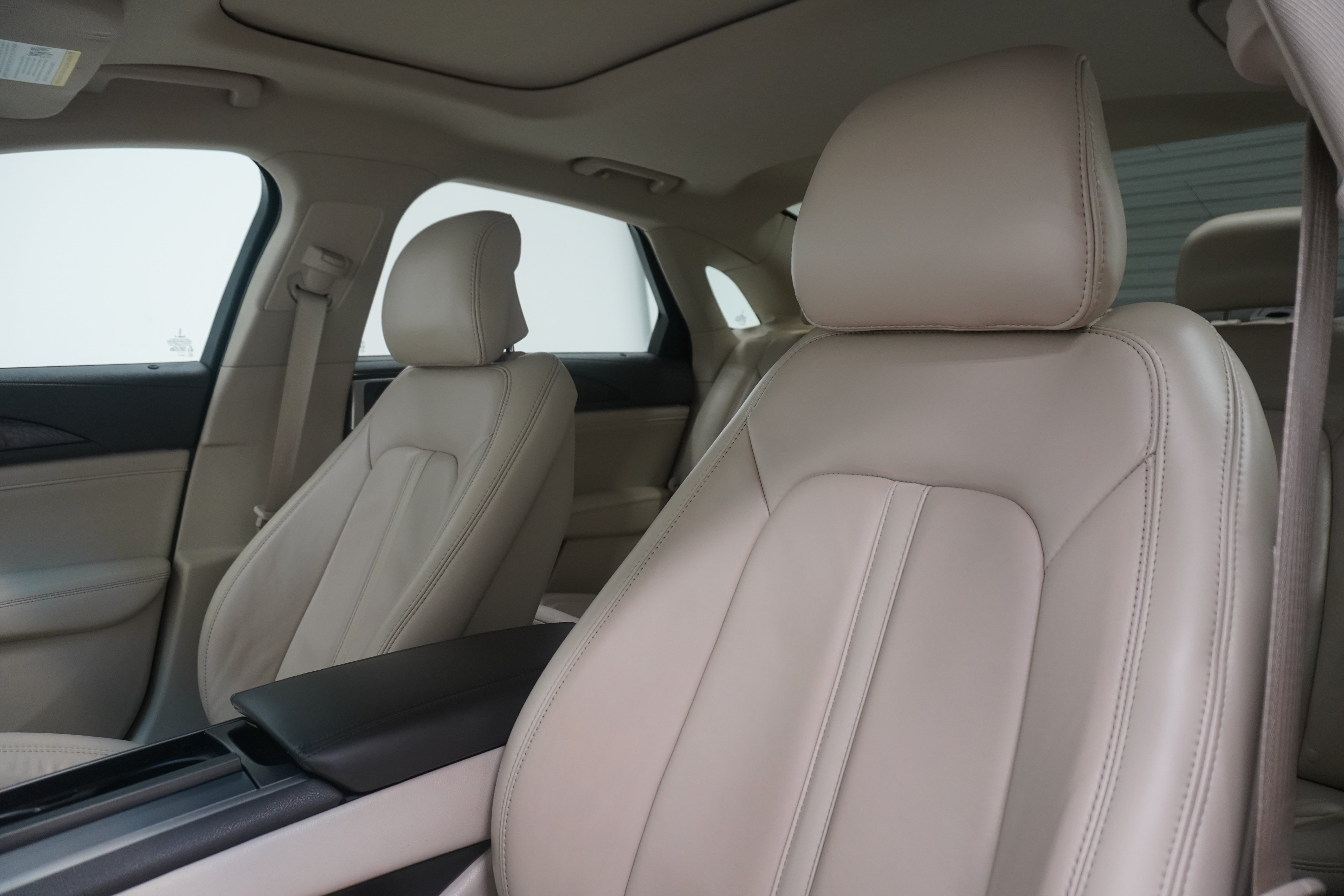 Used 2019 Lincoln MKZ Reserve w/ Reserve Plus Package FWD image 11