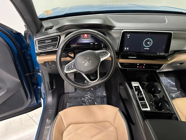 Used 2025 Volkswagen Atlas Cross Sport SE w/ Panoramic Sunroof Package AWD/4WD image 16