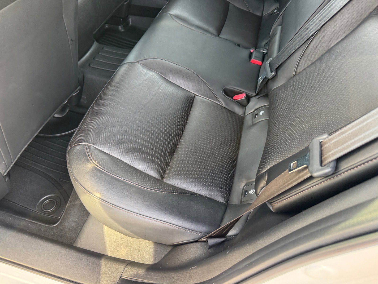 Used 2019 MAZDA MAZDA3 AWD Hatchback w/ Premium Pkg image 9