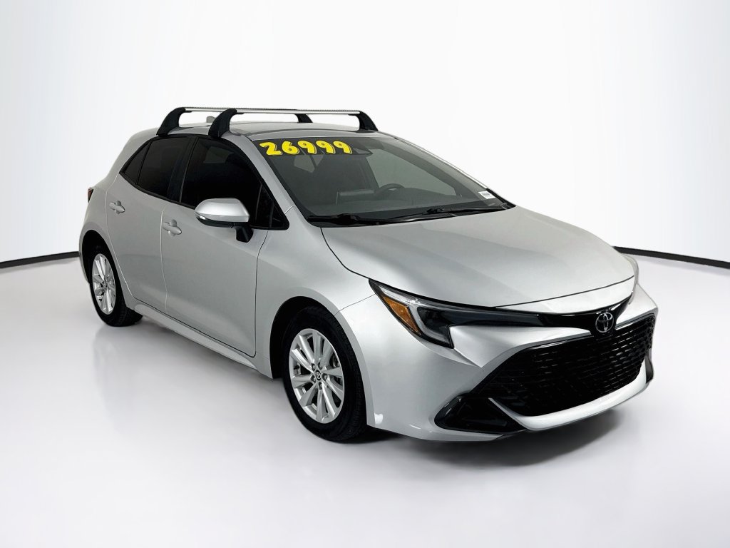 Used 2025 Toyota Corolla SE FWD image 3