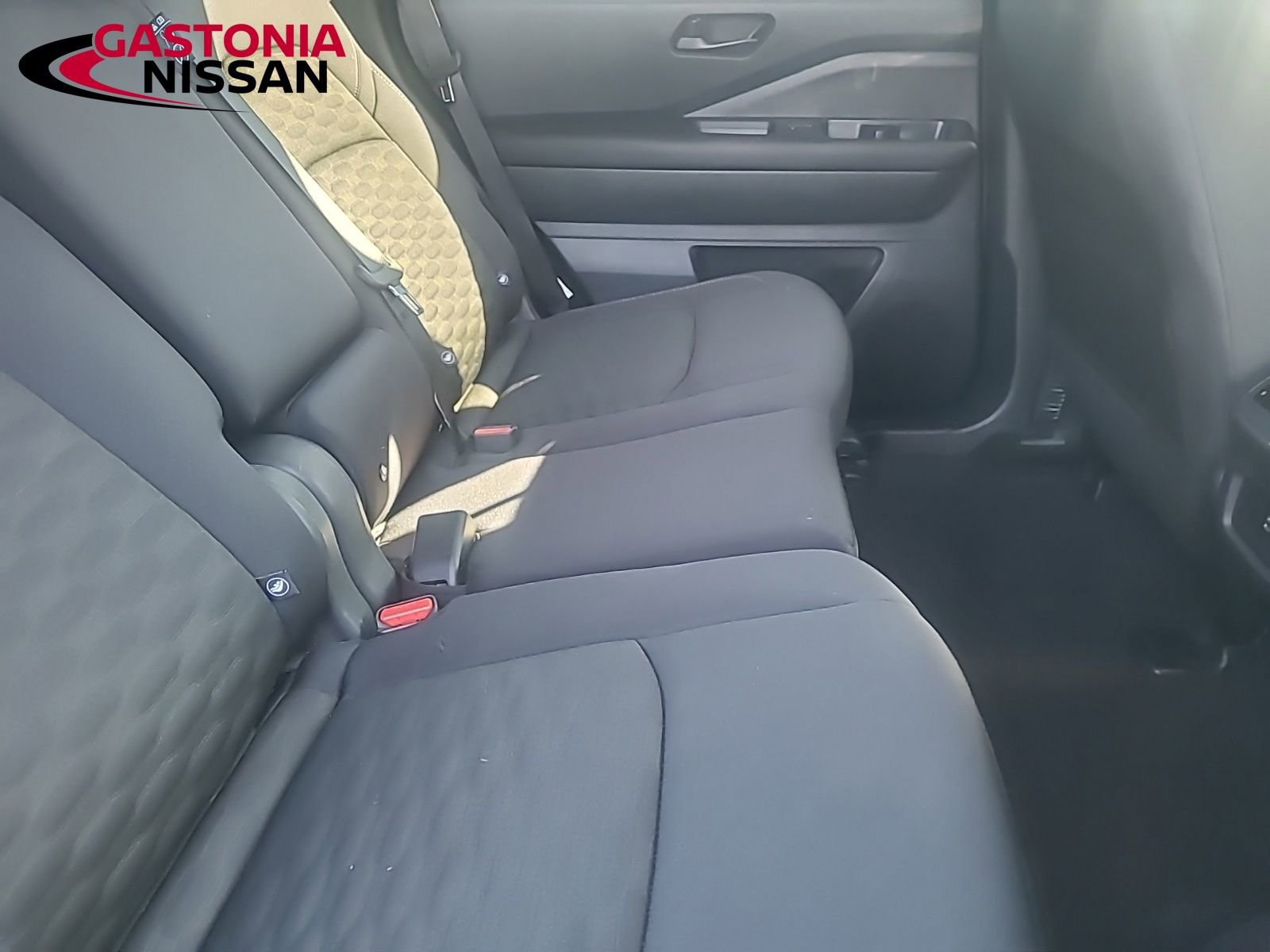 Used 2024 Nissan Pathfinder SV image 27