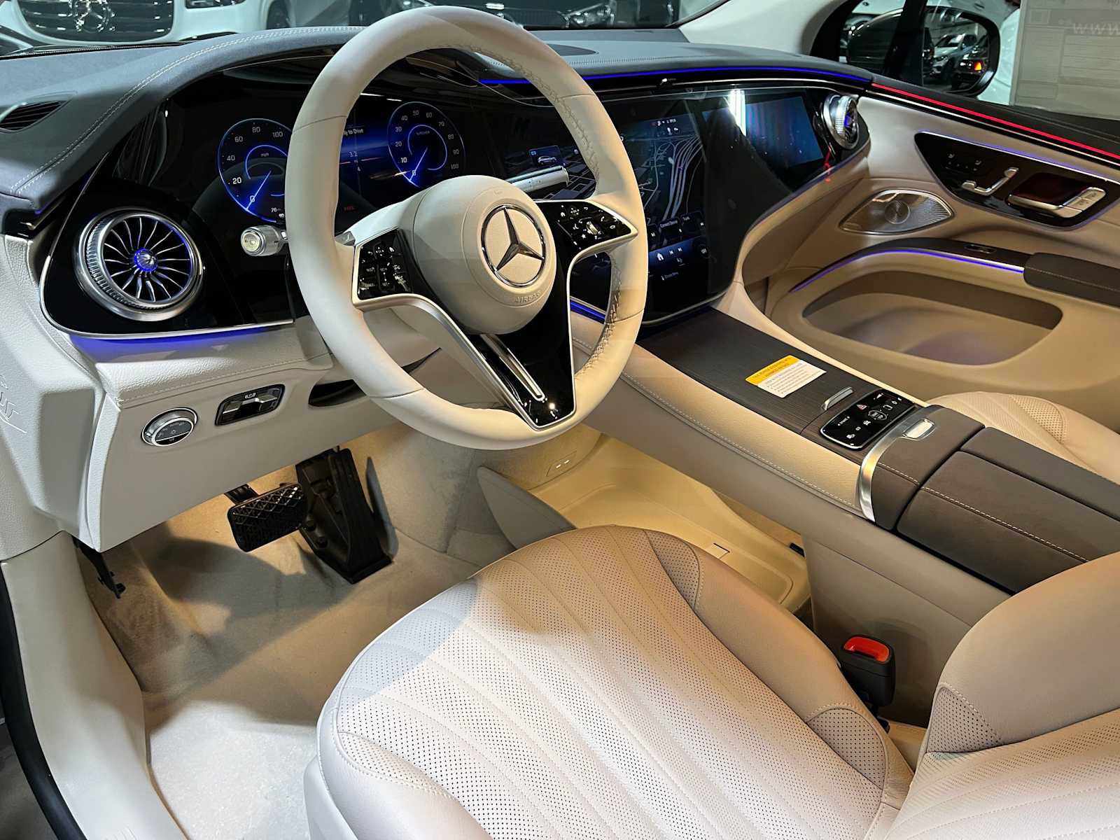 New 2026 Mercedes-Benz EQS 400 4MATIC SUV image 26
