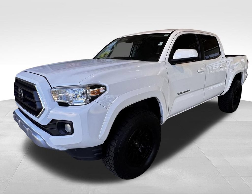 Used 2021 Toyota Tacoma SR5 AWD/4WD image 3