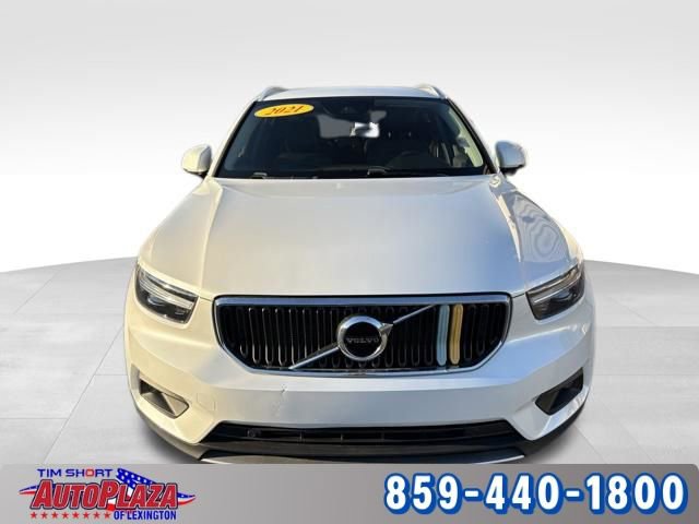 Used 2021 Volvo XC40 T4 Momentum w/ Protection Package Premier FWD image 7