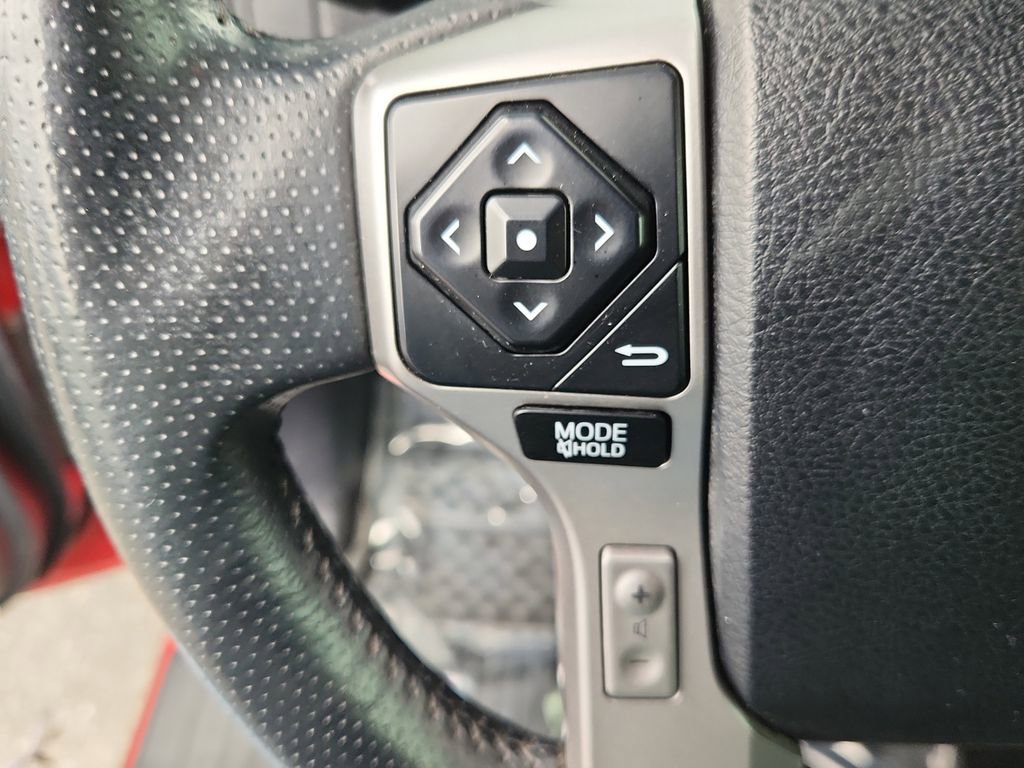 Used 2017 Toyota 4Runner SR5 AWD/4WD image 22
