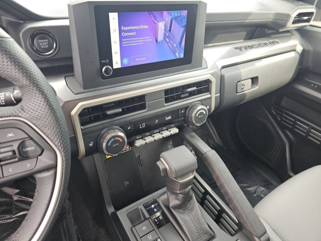 Used 2025 Toyota Tacoma SR5 AWD/4WD image 36