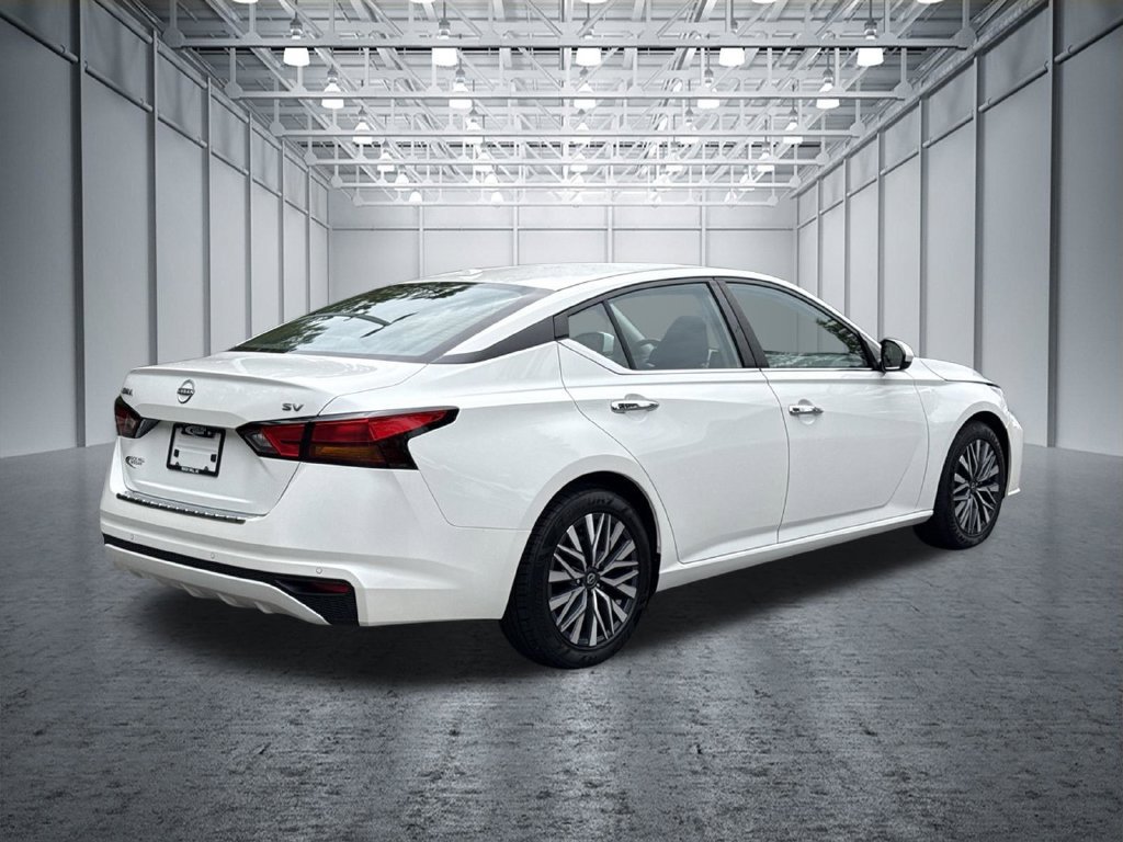 Used 2023 Nissan Altima 2.5 SV FWD image 7