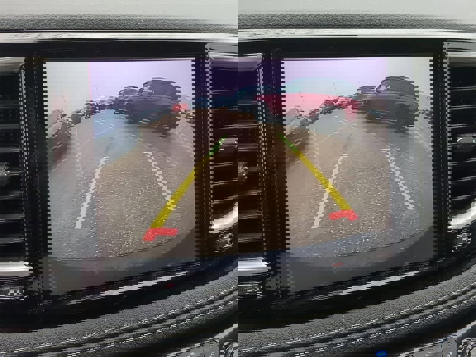 Used 2023 Chrysler Pacifica Touring-L image 28