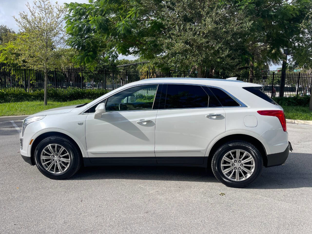 Used 2018 Cadillac XT5 Luxury w/ Driver Awareness Package image 5