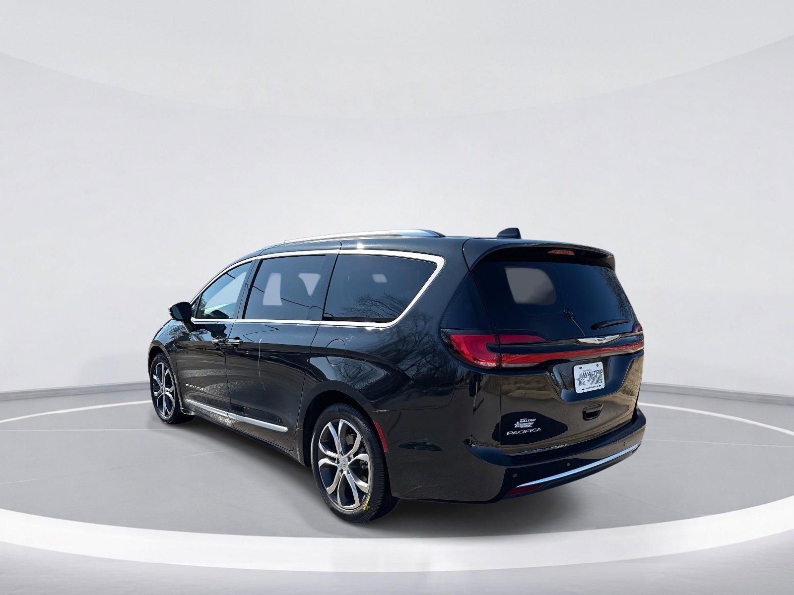 Used 2023 Chrysler Pacifica Pinnacle image 6