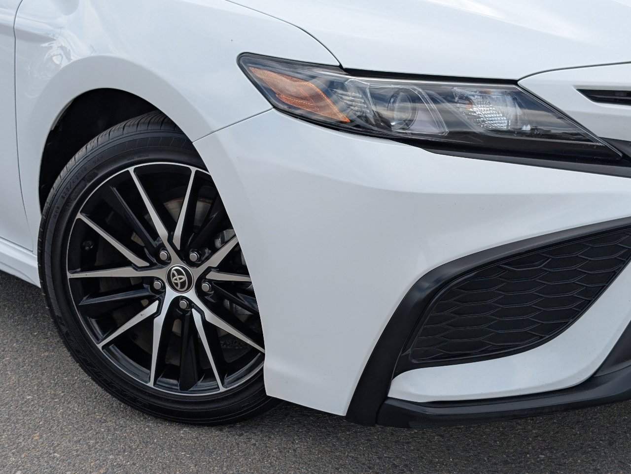 Used 2024 Toyota Camry SE FWD image 10