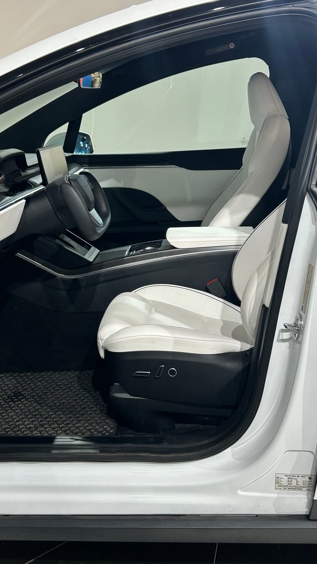 Used 2023 Tesla Model X Plaid image 36