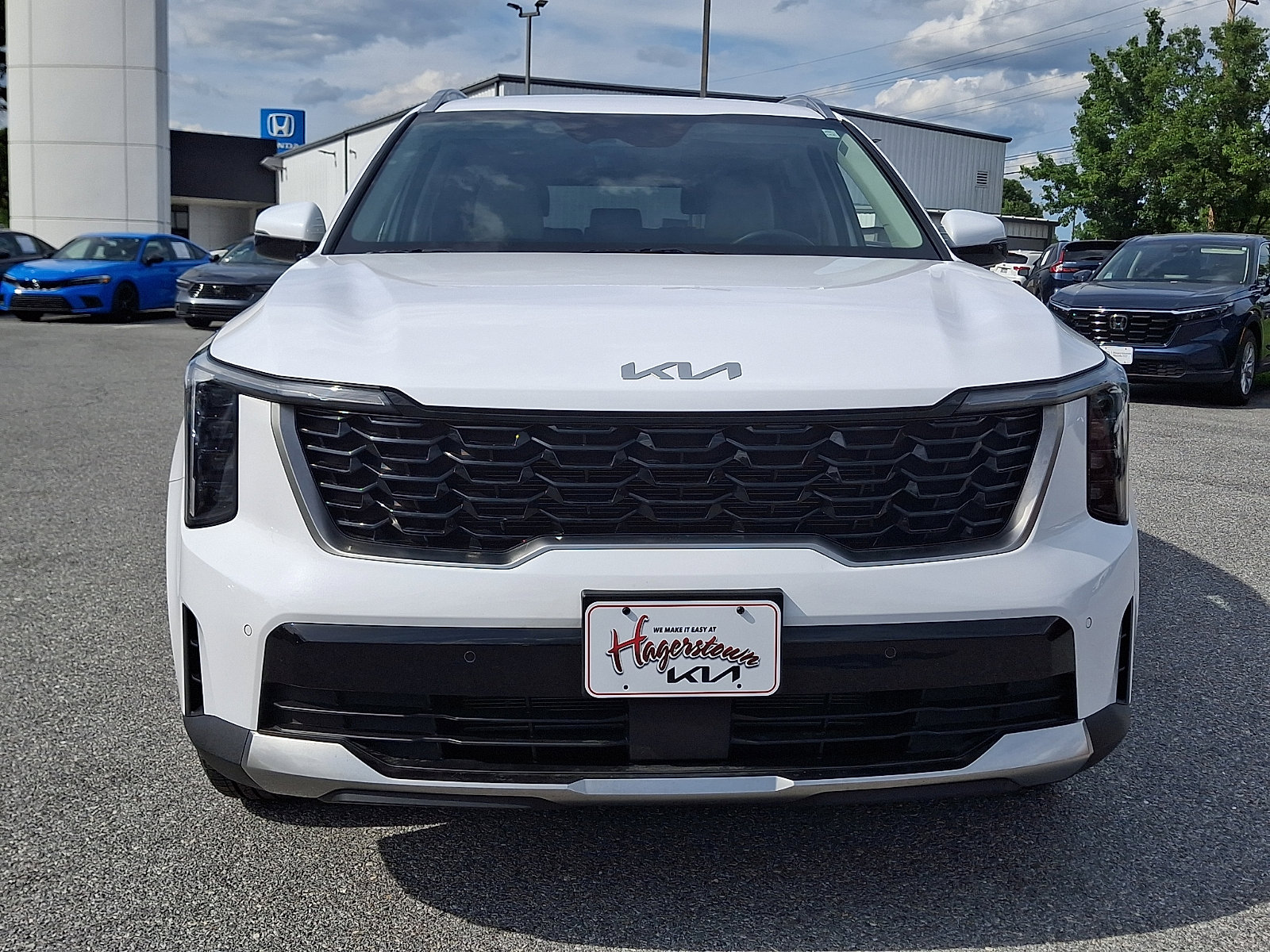 Certified 2025 Kia Sorento S AWD/4WD image 2