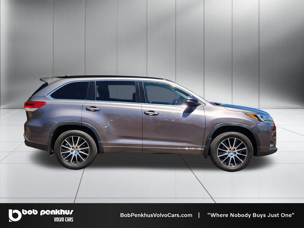 Used 2018 Toyota Highlander SE AWD/4WD image 24