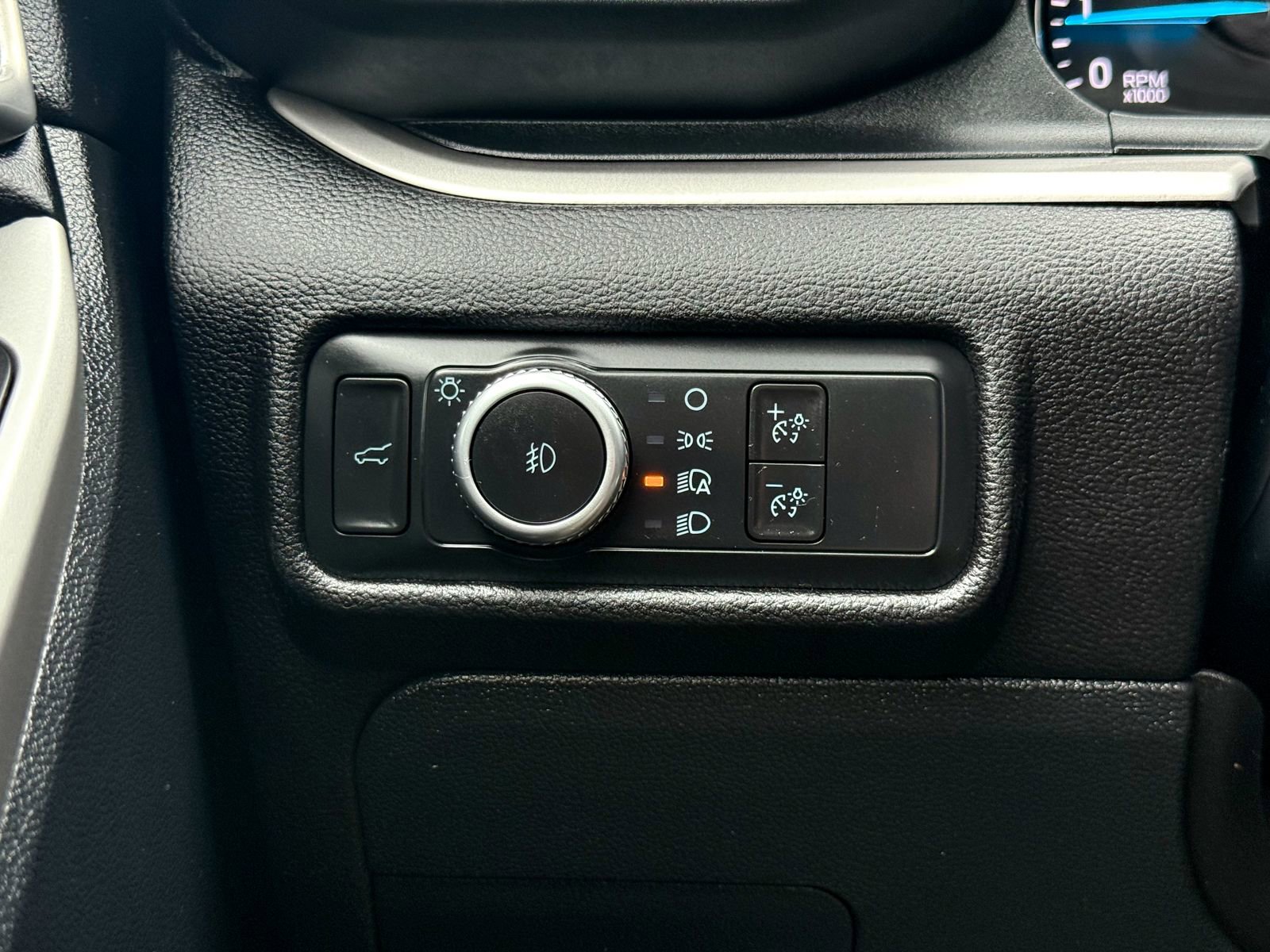 Certified 2022 Ford Explorer XLT w/ Equipment Group 202A image 36