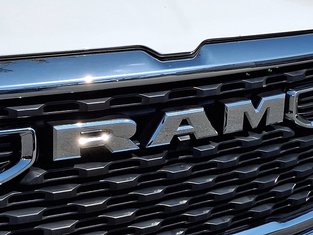 Used 2025 RAM 1500 Big Horn AWD/4WD image 4
