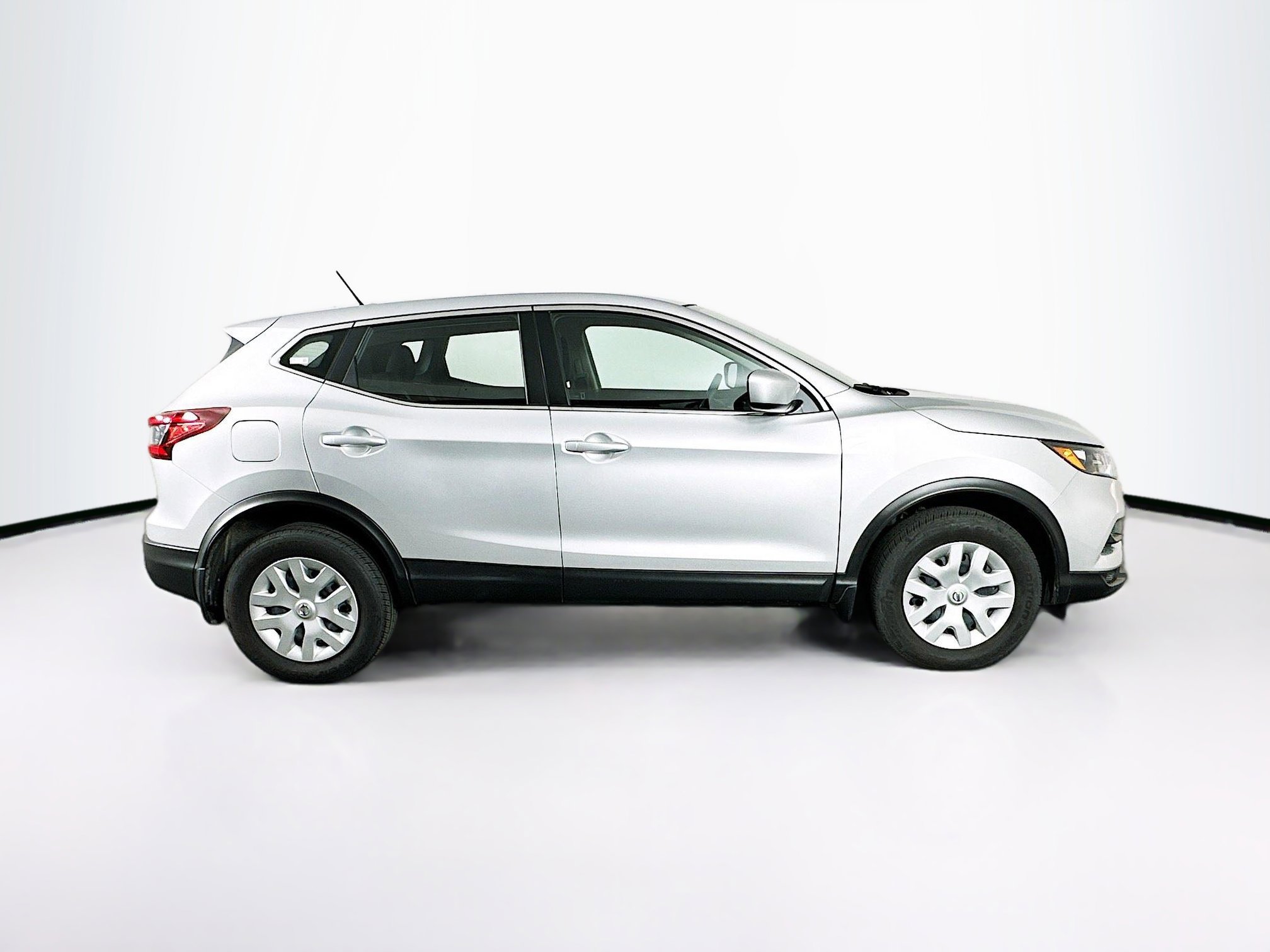 Used 2020 Nissan Rogue Sport S image 10