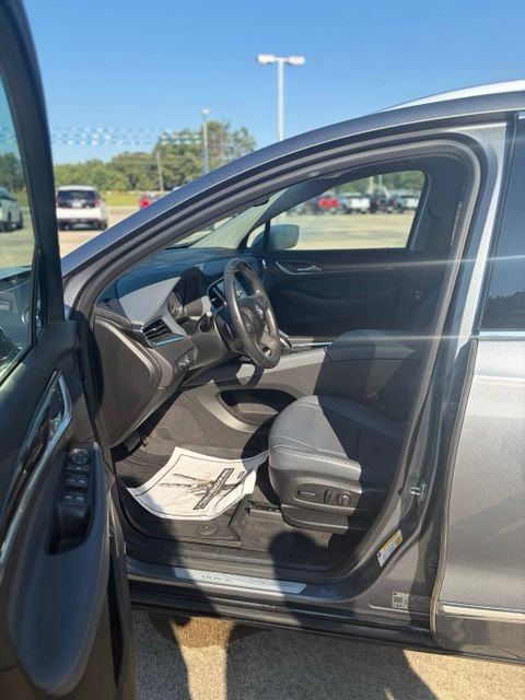 Used 2020 Buick Enclave Essence w/ Sound and Sites Package FWD image 27