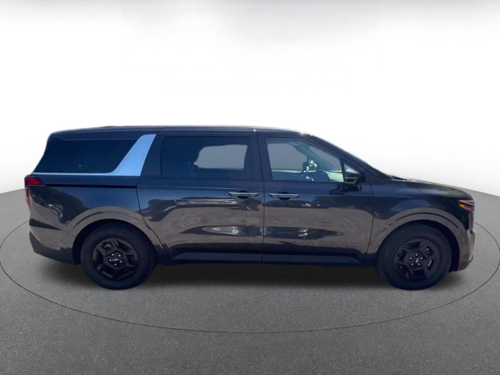 Used 2026 Kia Carnival FWD image 15