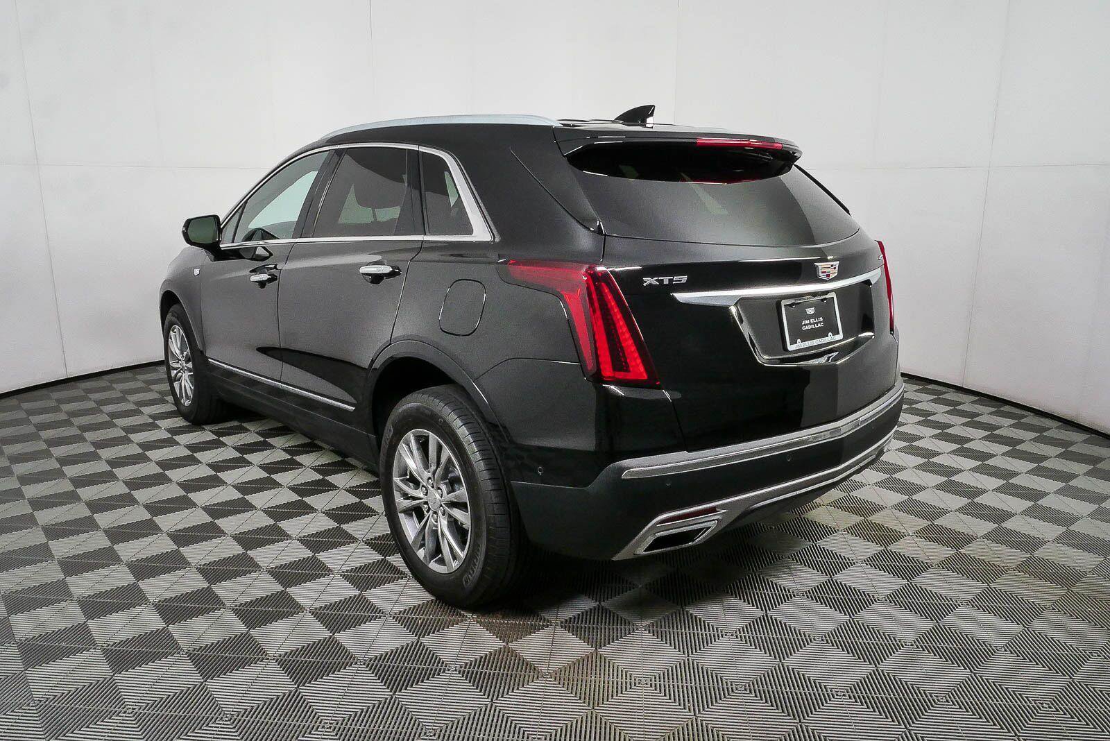 Certified 2023 Cadillac XT5 Premium Luxury w/ Technology Package FWD image 29