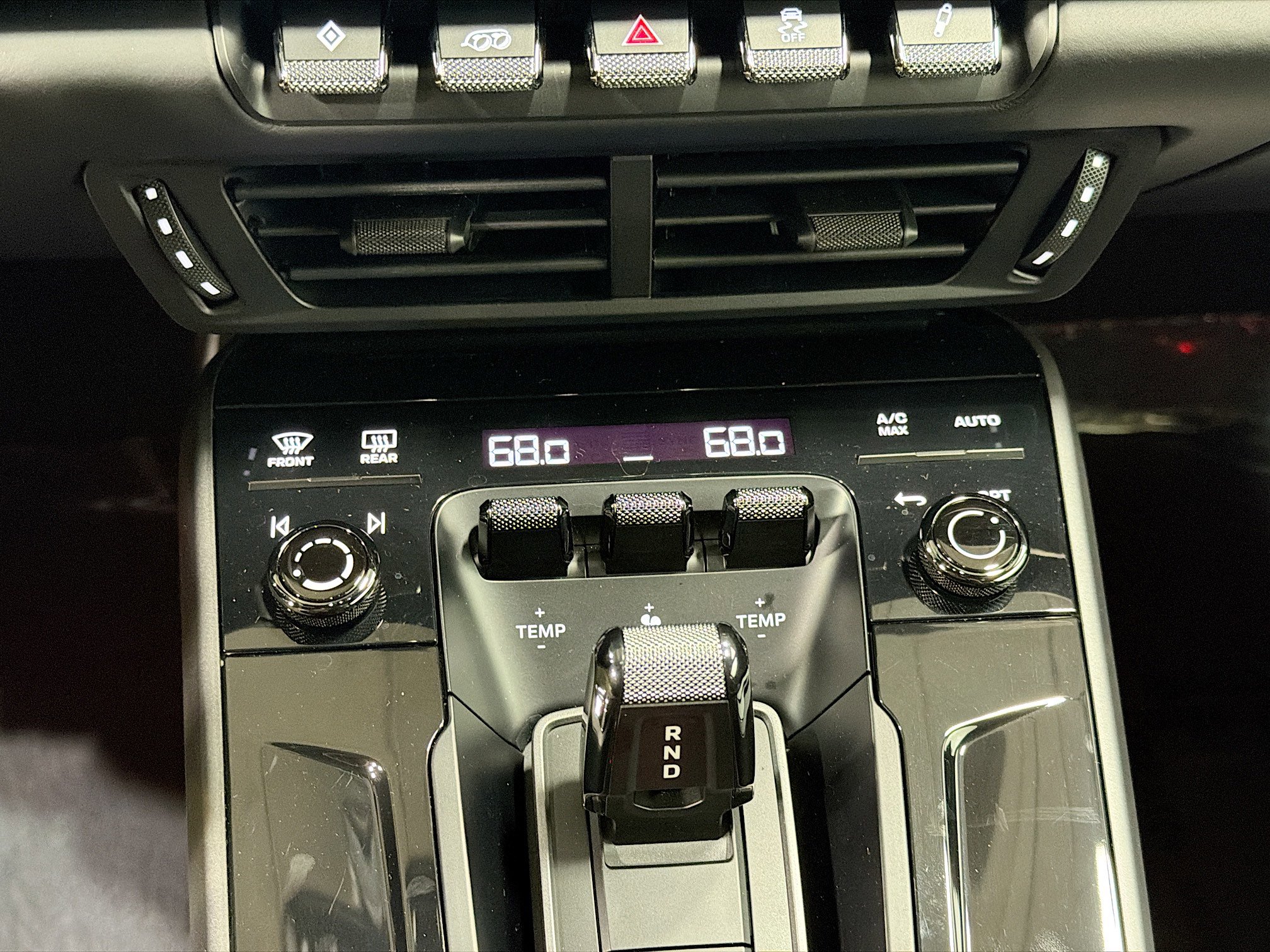 Used 2025 Porsche 911 Carrera image 30