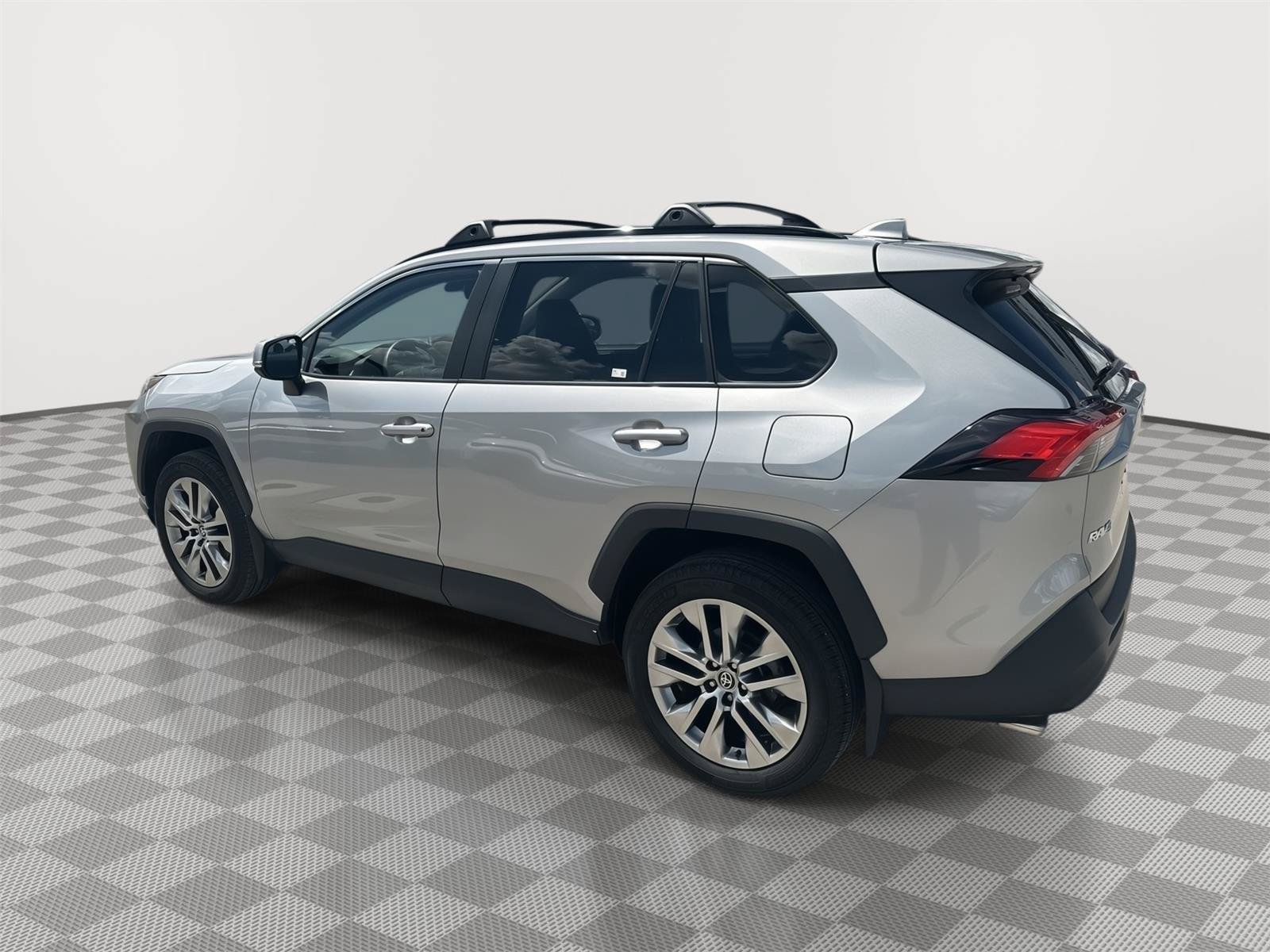Used 2024 Toyota RAV4 XLE Premium FWD image 7