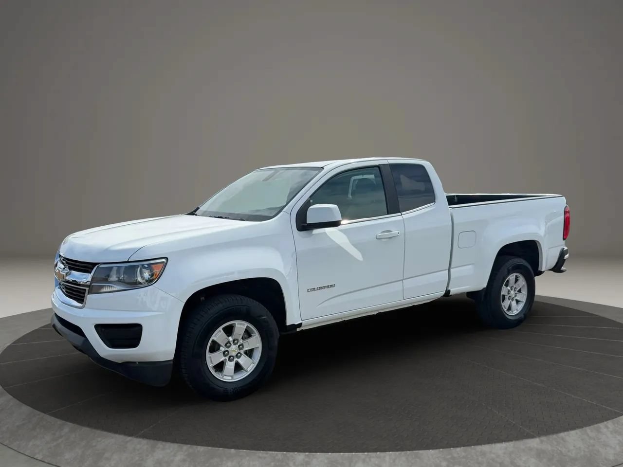 Used 2020 Chevrolet Colorado W/T w/ WT Convenience Package RWD image 2