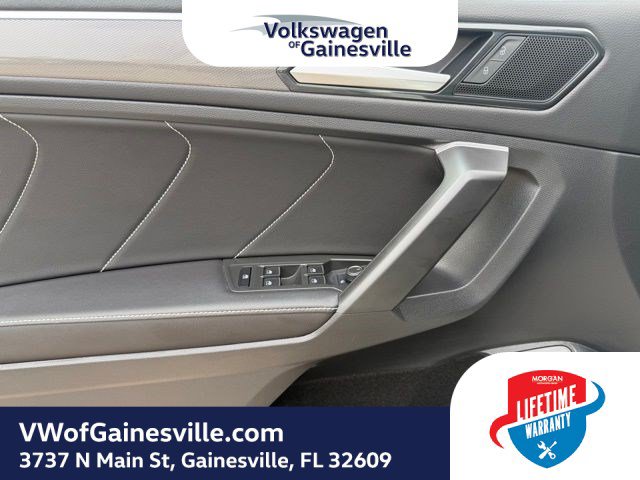 Certified 2024 Volkswagen Tiguan SE R-Line AWD/4WD image 16