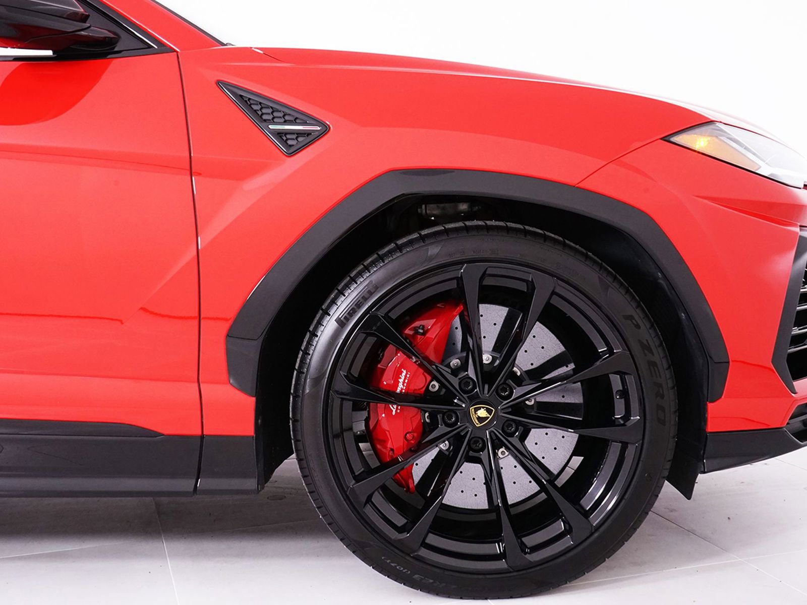 Used 2022 Lamborghini Urus image 16