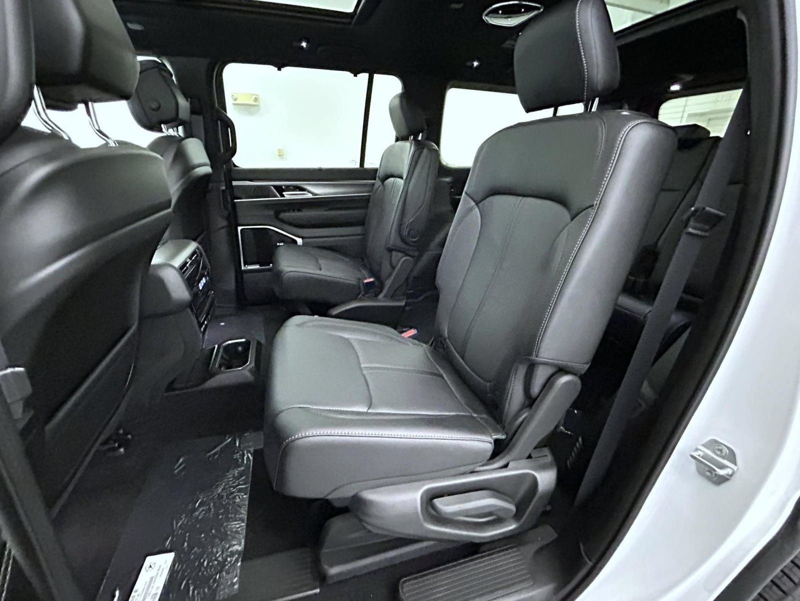 New 2026 Jeep Grand Wagoneer Limited AWD/4WD image 22