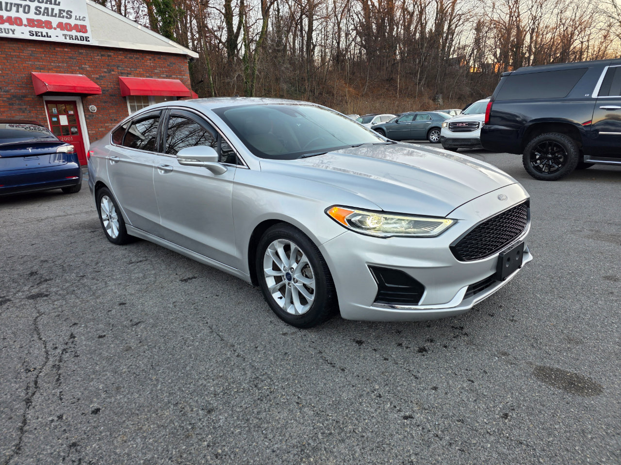 Used 2019 Ford Fusion SEL image 3