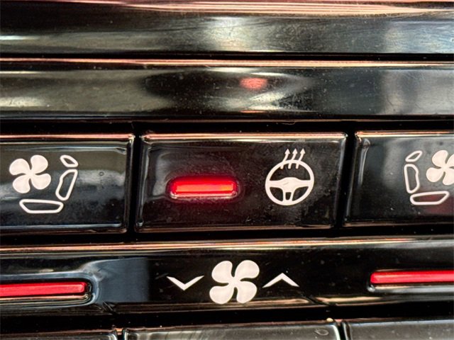 Used 2023 Jeep Grand Cherokee Limited w/ Luxury Tech Group II image 31