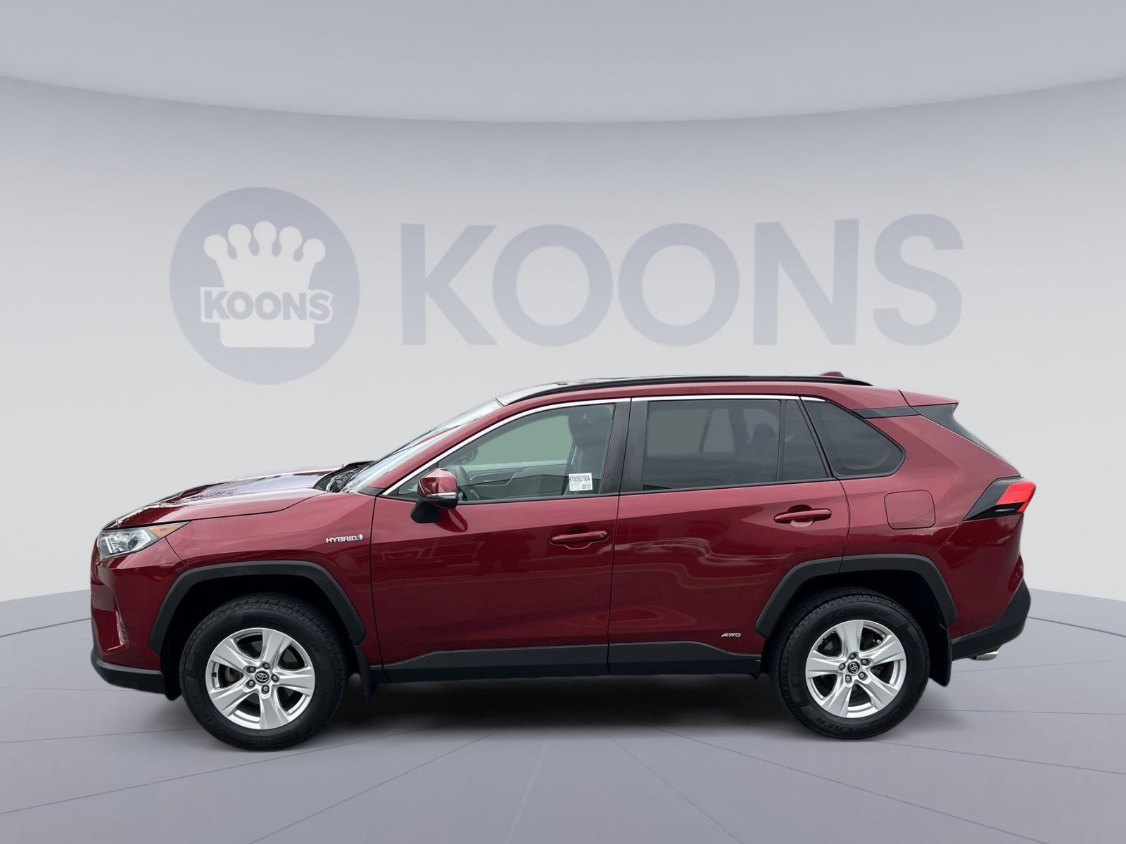 Used 2020 Toyota RAV4 XLE w/ Carpet Mat Package AWD/4WD image 2