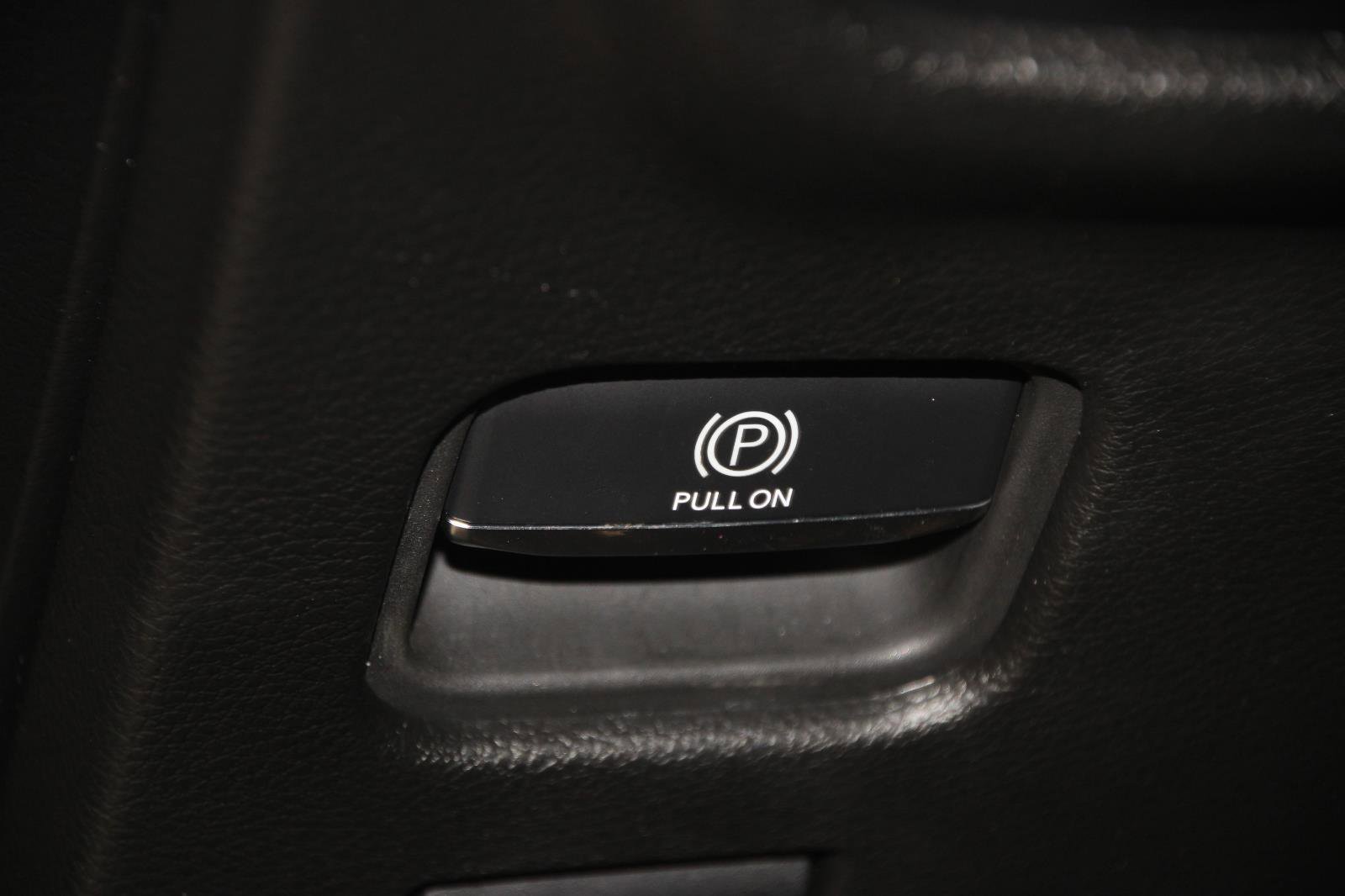 Used 2024 Jeep Grand Cherokee Altitude image 14