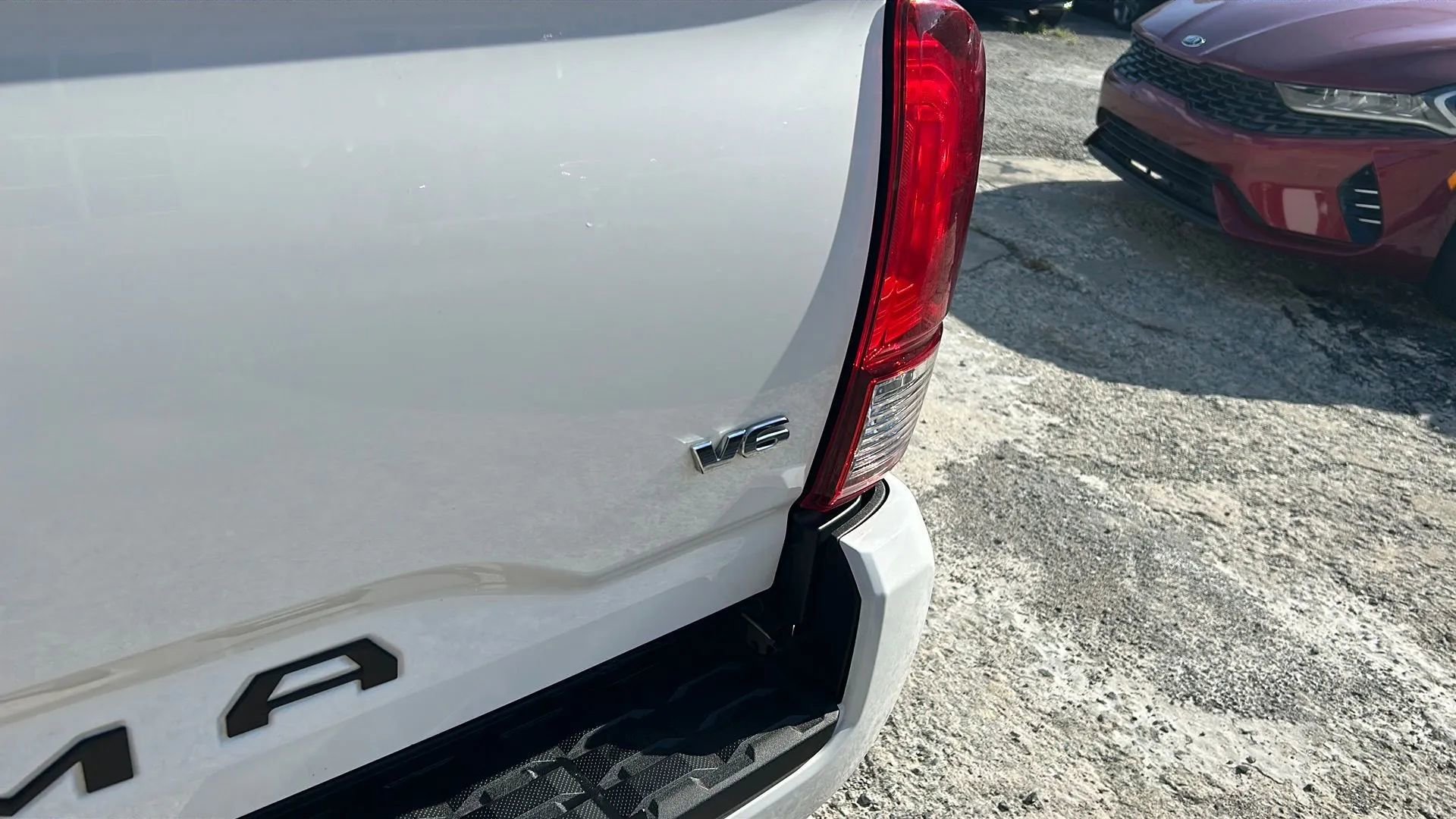 Used 2020 Toyota Tacoma SR image 8