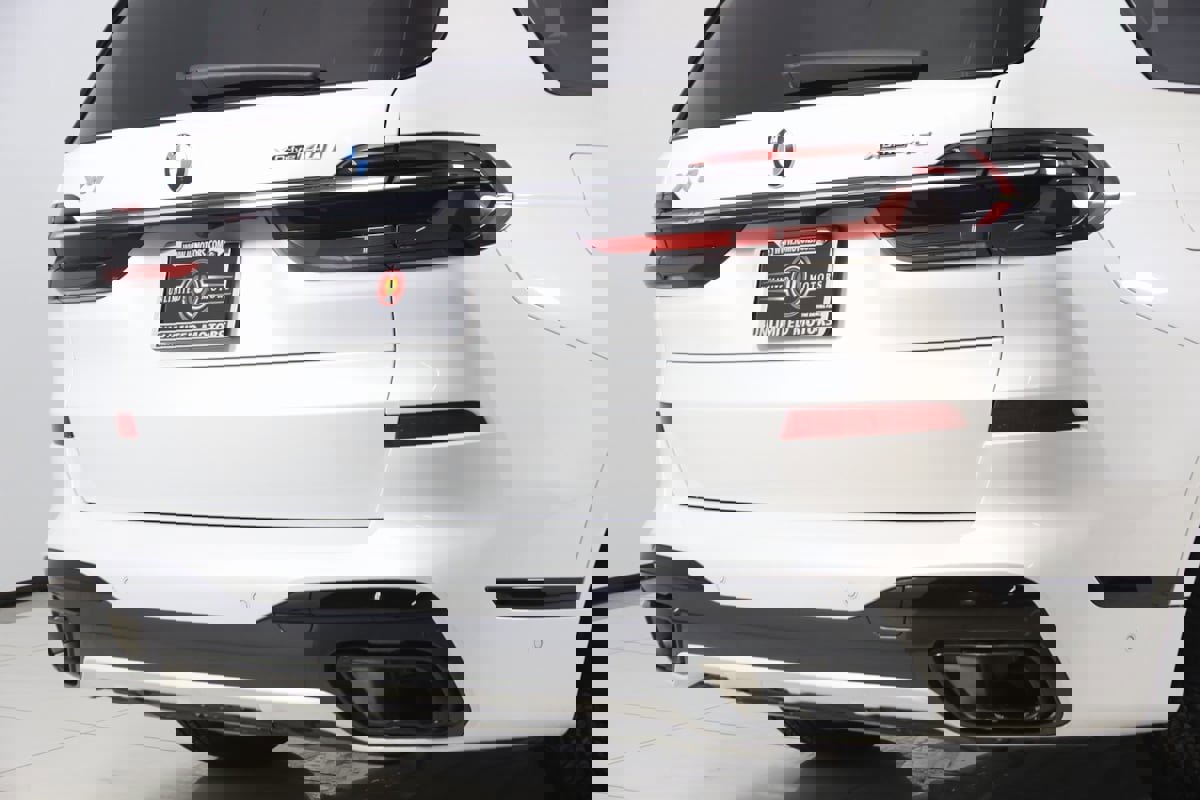 Used 2023 BMW X7 xDrive40i w/ M Sport Package image 52