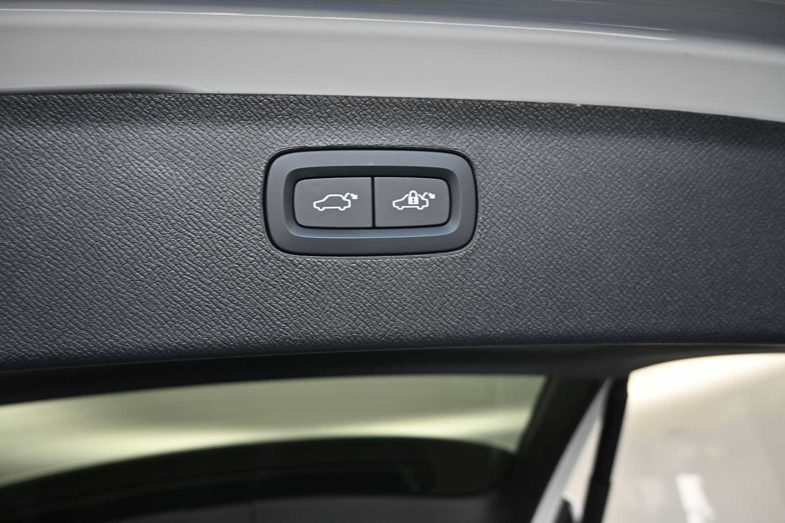 Used 2026 Volvo XC90 B6 Ultra w/ Protection Package AWD/4WD image 25