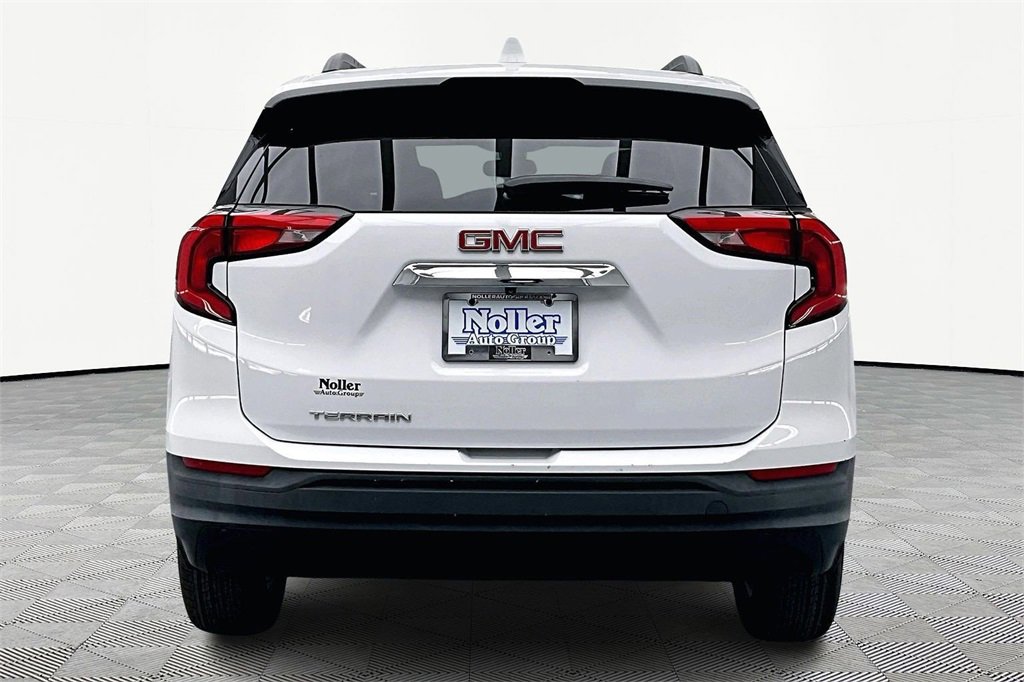 Used 2020 GMC Terrain SLE w/ Driver Convenience Package image 4